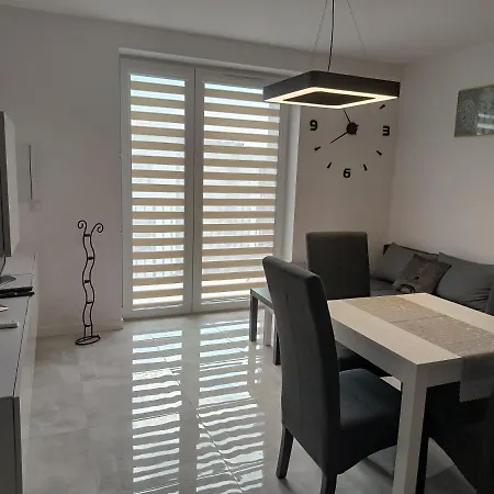 Komfortowy Apartament Z Garazem, Klimatyzacja, Self Check In Hotel *