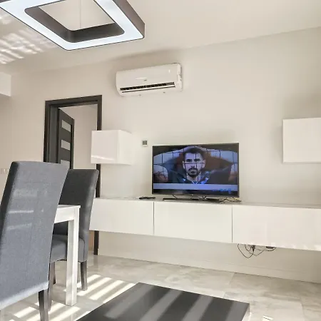 Komfortowy Apartament Z Garazem, Klimatyzacja, Self Check In Hotel *