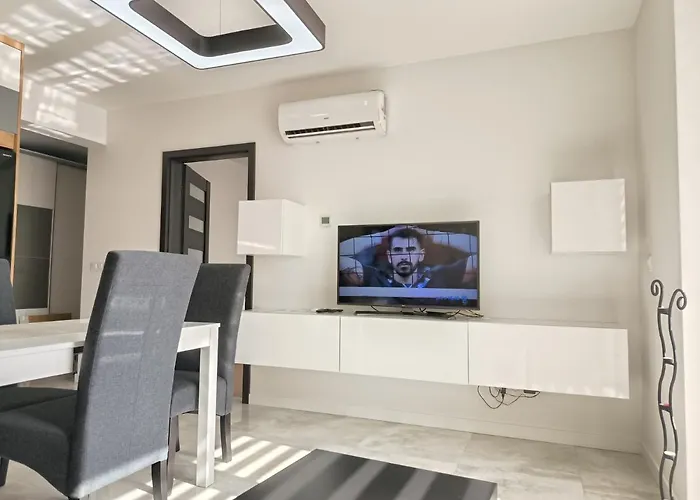 Komfortowy Apartament Z Garazem, Klimatyzacja, Self Check In Szálloda *